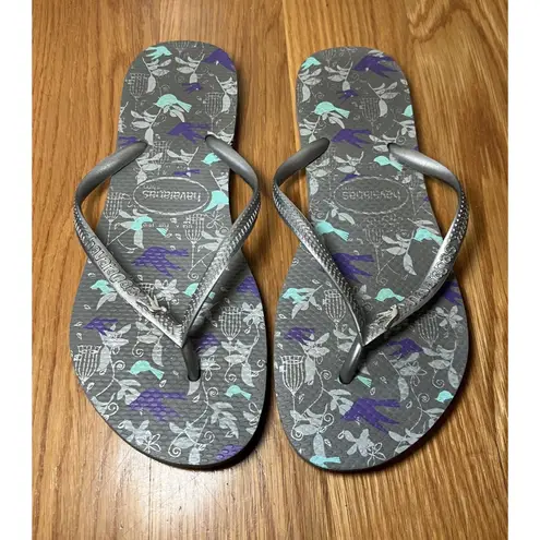 Havaianas Slim Sandals Womens Size 7/8 Gray Floral Bird Print Thong Flip Flops