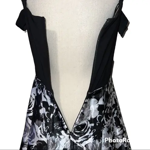Blondie Nites by Stacy Sklar size 11 black & white formal dress zip back strappy