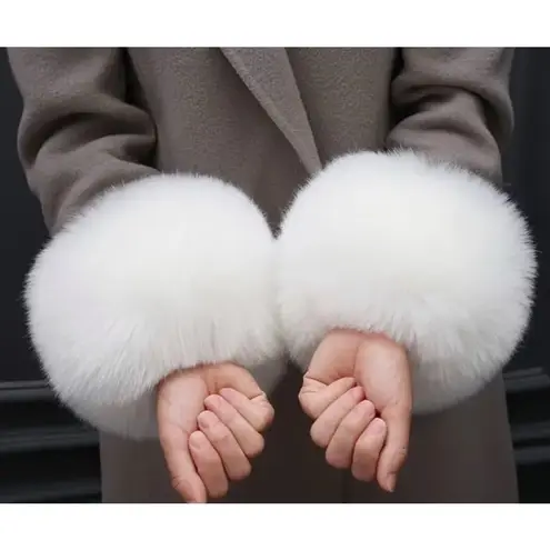 White Elegant Faux Fur Cuffed Sleeve Arm Warmers