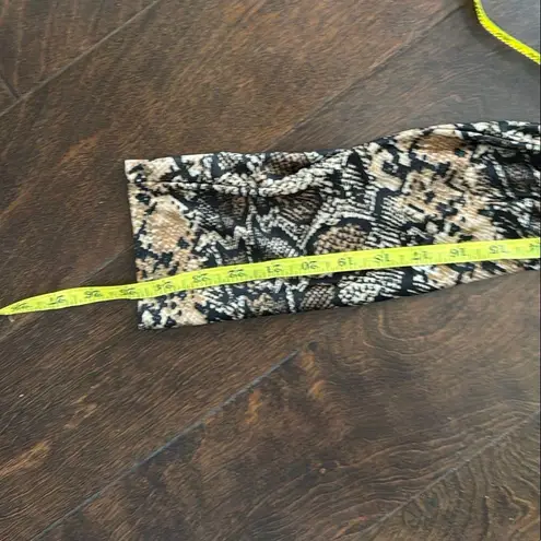 Free Kisses Snake Pattern Graphic Fitted Blouse Brown Black MSRP $38