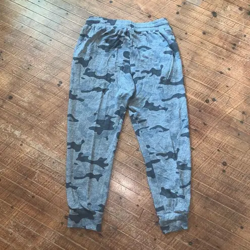 Sundry  3/L relaxed gray camo jogger sweatpants - Image 3
