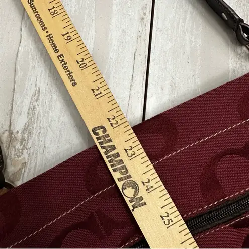 Elegant Sarah Caperelli Burgundy Crossbody Bag Dark Brown Trim Silver Hardware Red