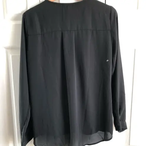 Ro & De 𝅺 Black V- neck Long Sleeve Blouse Top M