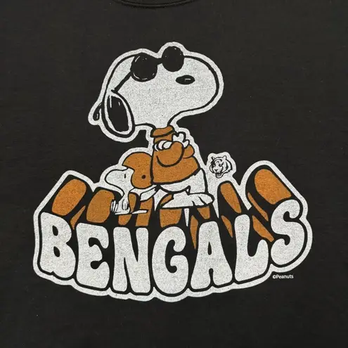 NFL AFC North Cincinnati Bengals and Snoopy Crewneck Sweater Size Medium  - Image 2