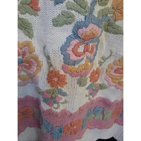 Embroidered Floral Colorful Crew Neck Sweater White Size M