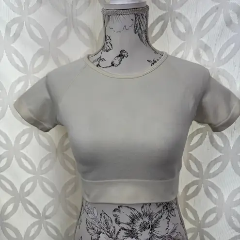 Seamless Crop Top Short Sleeve Size S