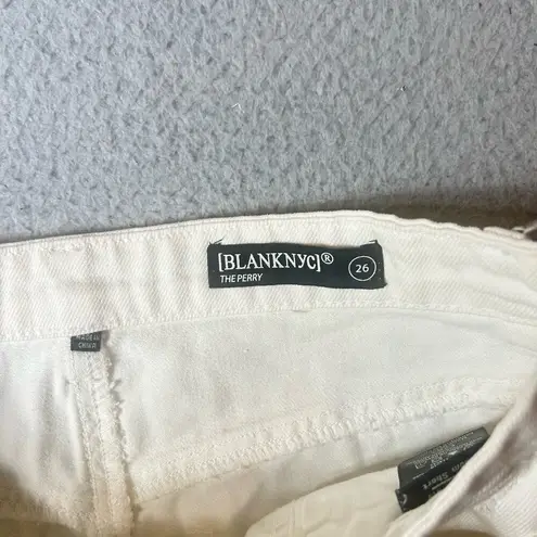 BLANKNYC Short Womens 26 Cream Denim The Perry In See You Again Distressed NEW