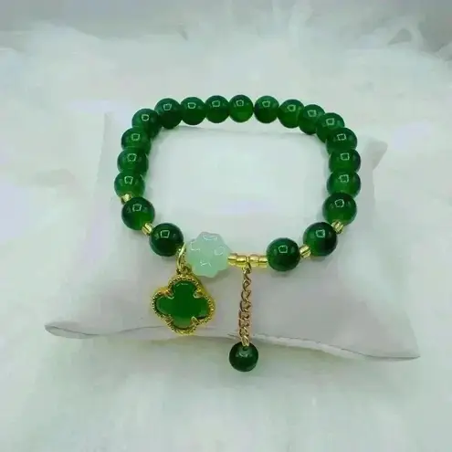 Green Clover Beaded Charm Bracelet