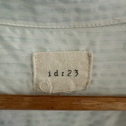 Id:23 White & Blue Short Sleeve Button