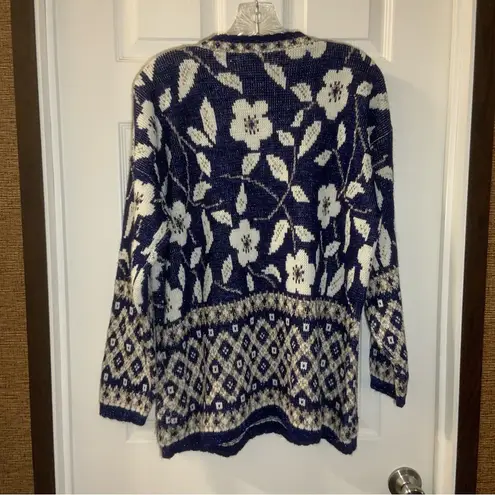 Holiday Time Vintage  Blue/White Floral Print Pullover Sweater size Large