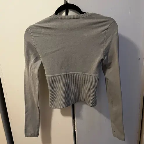 Aritzia  Babaton Sculpt Knit Empire Long Sleeve in grey