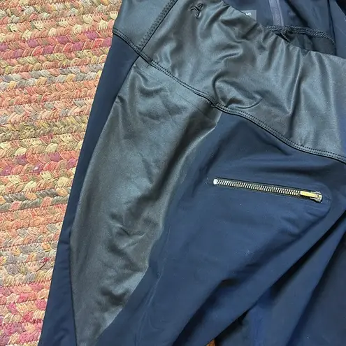 ADAY THROW IT HIGHER NAVY & BLACK ZIPPER FRONT LEGGINGS WITH POCKETS Size M