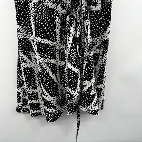 Yumi Kim 9-5 100% Silk Black & White Dimond Geometric Wrap Mini Dress Size S