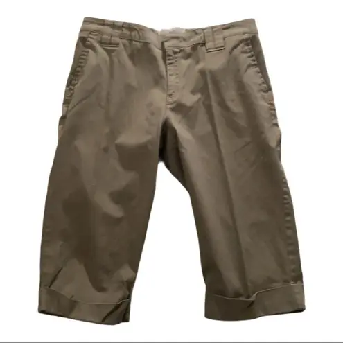 IZOD , women’s stretch Capris, tan, sz 8