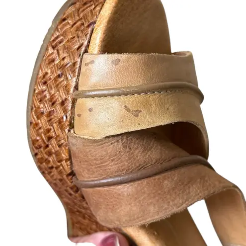 Naya Women's Brown Leather Wedge Sandals Size 8.5M Estra Casual Classic Neutral