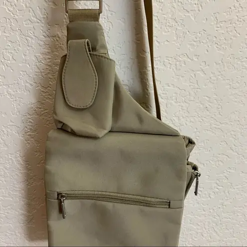 Travelon Anti-Theft Classic Messenger Bag