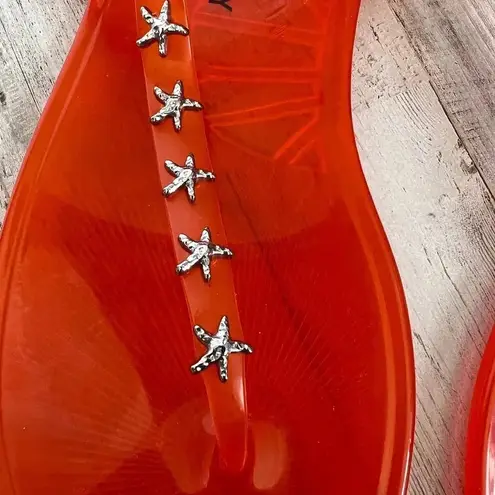 Katy Perry Orange Starfish Studded T Strap Geli Sandals Size 8 NEW