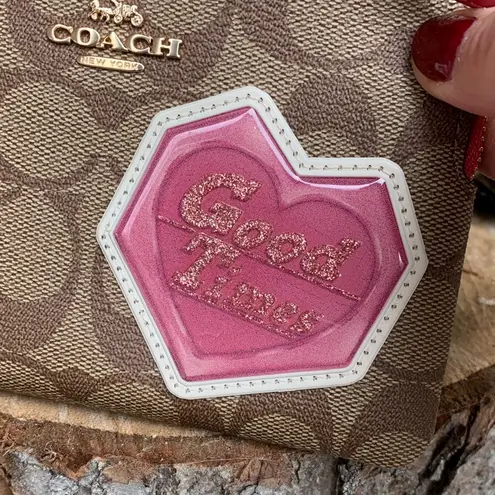 Coach Authentic  Signature coated canvas/leather heart( good times) zip wristlet - Image 2