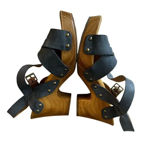 Korks Women Size 8M Grey Leather Sandals Heels Platforms Studded Buckle Strappy Gray