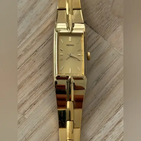 Seiko Luxury Ladies Watch Gold-Tone Dial, Case, Bracelet, Hands New Battery