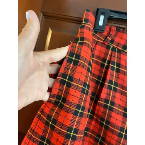 Vintage Eagles Eye scotch plaid, golf shorts, small Red