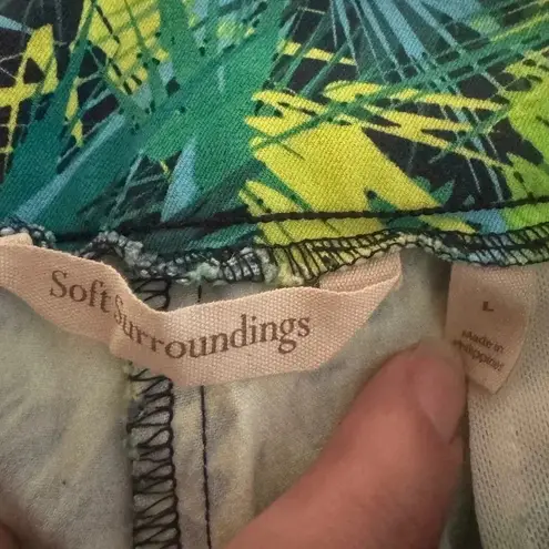 Soft Surroundings Pants Skinny leg Ankle Length Green Floral Womens size Large