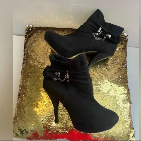 Hellen West Womens Black Heeled Suede Booties Stiletto Size 6.5