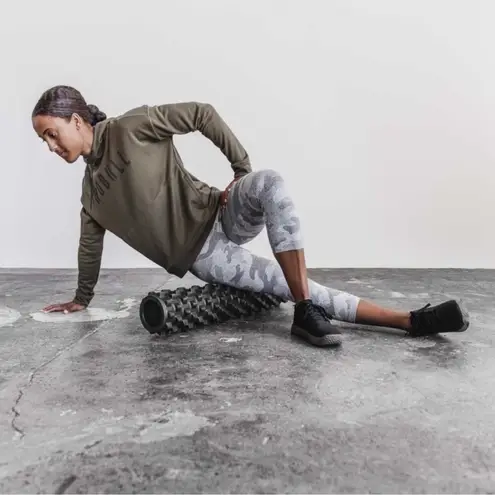 Nobull NWT Women's Hoodie - Small - Army Green