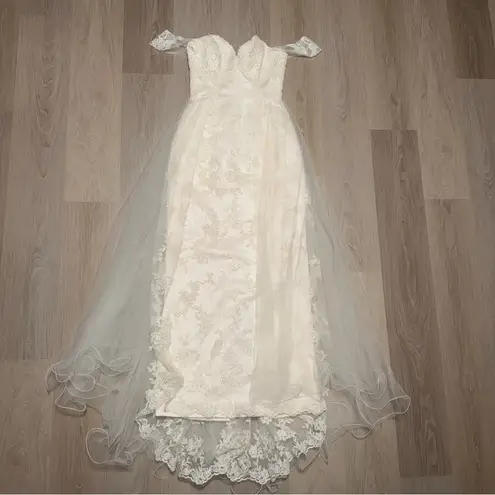 Maggie Sottero Off The Shoulder Beaded Wedding Gown with Lavender Train White Size XS