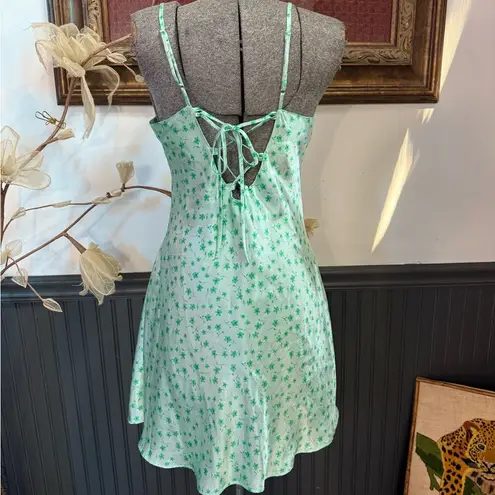 secret treasures Y2K Style Green Floral Slip Dress With Lace Up Back ~ Size Medium 💚🍄