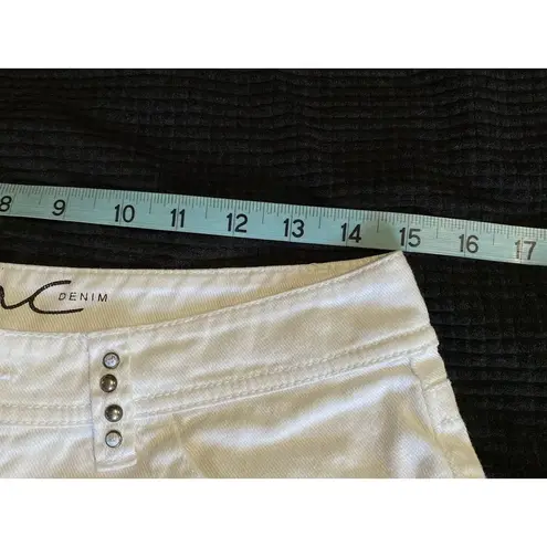 INC International Concepts Denim White Jean Capris Bead Detail Size 6 Low Rise