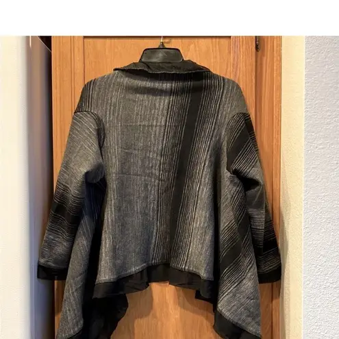 Gabrielle Ghino Italian Made Black/Gray Striped Mixed Fabric Wrap Cardigan. S Black