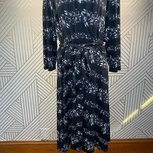 Leota  Perfect Wrap Dress Soar Black Floral Print‎ - Image 5