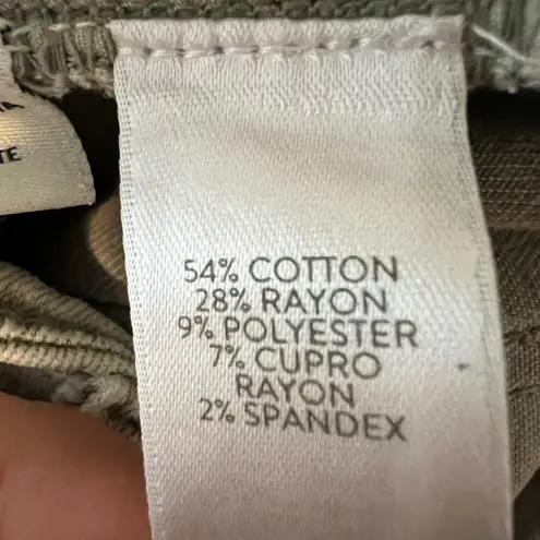 J Jill Denim High Rise Straight Leg Crop PantsSize 8P Denim Light Sage Green Size 8