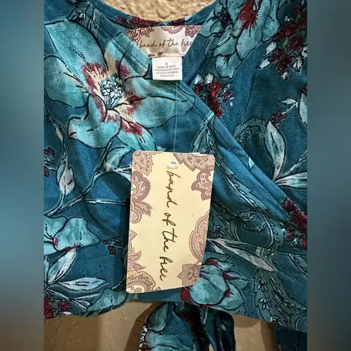 Band of the Free/ Band of Gypsies Sybille Teal Floral Crossover Crop Top. NWT Blue