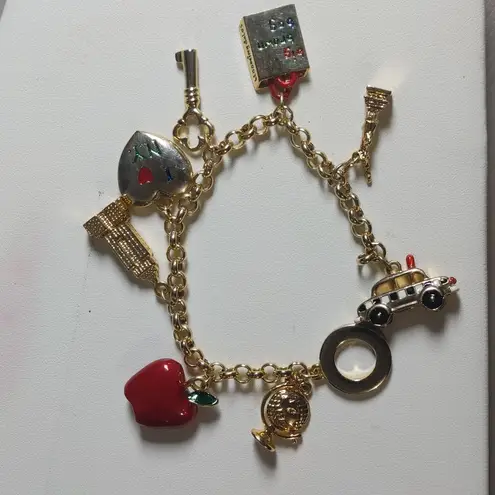 Charm Bracelet New York Gold ToneTaxi Apple Statue Of Liberty Globe Key Empire