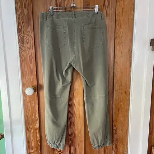 Elliott Lauren Olive Green Twill Joggers ~ Size 12 💛🍄