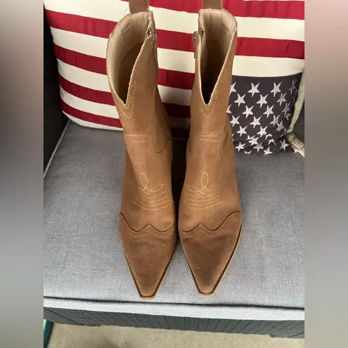 Brown Suede Western Ankle Boots Size 9 – Pointed Toe Cowboy Style