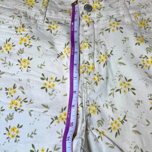 Judy Blue Shorts Womens 1XL White Yellow Floral Print Denim Casual Summer Comfy
