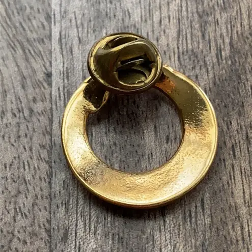 Gold Tone round Wreath Pearl Vintage Lapel scarf hat Pin 1950’s retro nostalgia