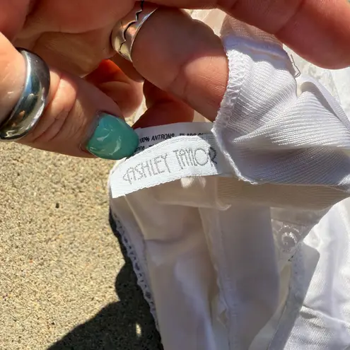 Vintage Ashley Taylor Ivory White Lace Scalloped Cami Slip Tank Top Nylon MEDIUM