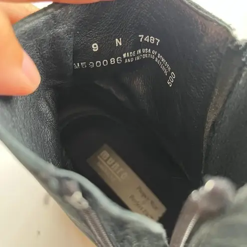 Munro BLACK SUEDE HEELED ANKLE BOOTS WOMENS SIZE 9