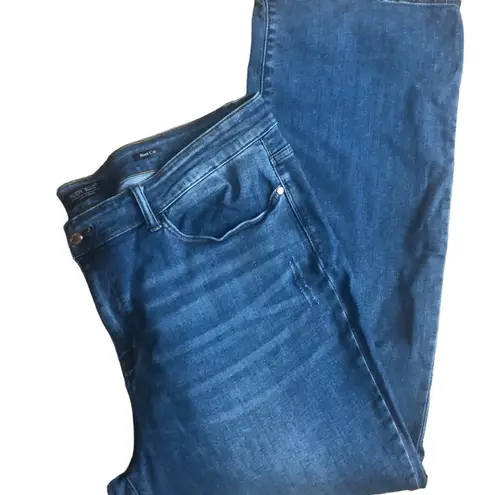 Judy Blue  Boot Cut Stretch Jean Sz 22W Plus Med Wash Light Distress Booty Lift