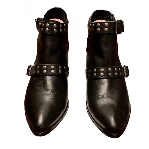 MATISSE "NEIL" BLACK LEATHER SILVER STUDDED CUT OUT LOW HEEL BOOTIES (8M) Size 8