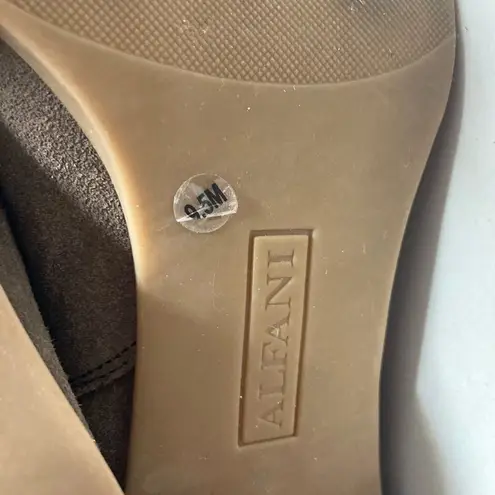 ALFANI Adison Women’s Suede Leather Brown Booties Size 9.5 M 2” heel