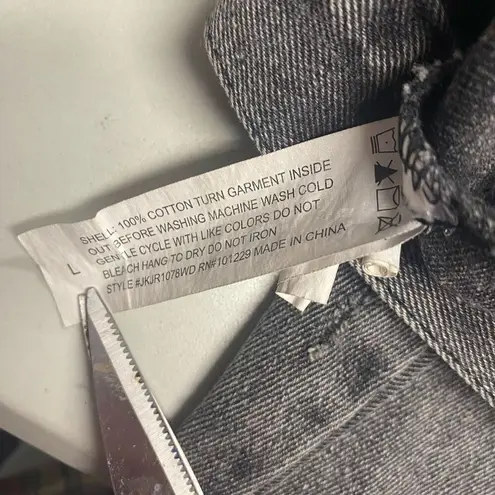 ASHLEY VINTAGE CHARM Women’s Jean Jacket SIZE Large Gray Button Front Distressed - Image 6