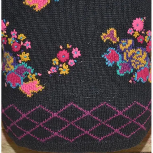 Vintage Portraits by Northern Isles Black Floral Hand Knitted Sweater Size L Size L