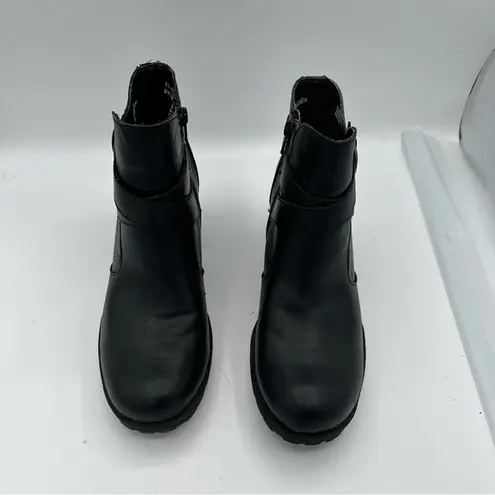 BOC Black Heeled Boots Sleek Minimalist Design Size 8.5