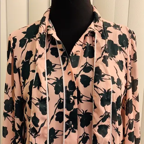 Peach w/ green flower print pussy bow blouse. GUC Pink Size 8