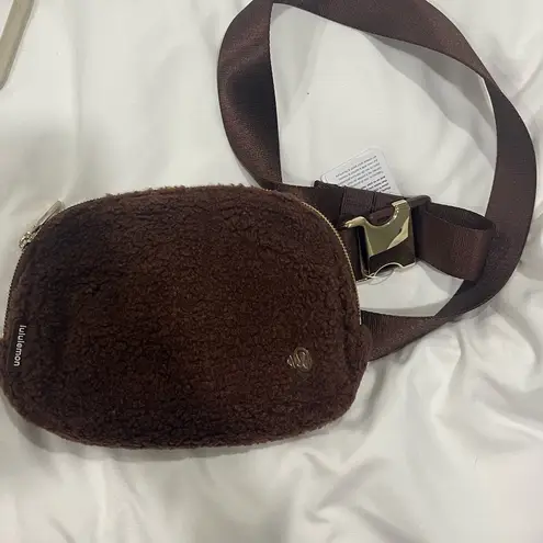 Lulu Lemon Everywhere Belt Bag Brown Fleece